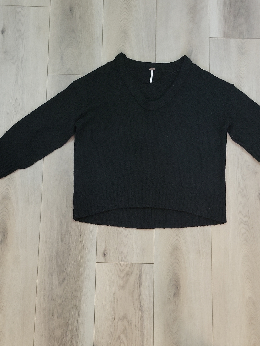 Free People Black V-Neck Cropped Knit Sweater